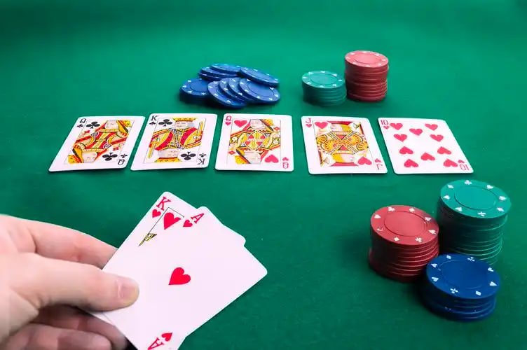 Tampilan permainan slot cuan33 yang responsif di layar ponsel dengan grafis tajam dan loading cepat